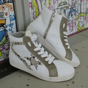 275 CENTRAL Womens White Faux Alligator & Leather with Star Details - Size: 6.5